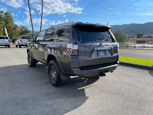 Used 2015 Toyota 4Runner SR5 image 7