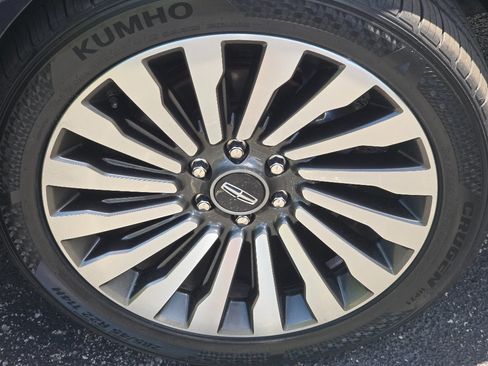 Used 2021 Lincoln Navigator Reserve w/ Luxury Package AWD/4WD image 3