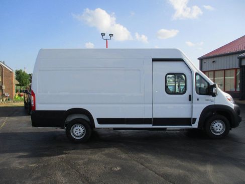 Used 2024 RAM ProMaster 3500 w/ Delivery Van Package FWD image 8