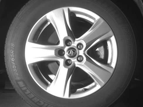 Used 2025 Toyota Highlander LE image 12