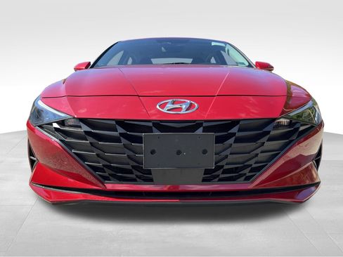 Used 2023 Hyundai Elantra SEL w/ Convenience Package FWD image 3