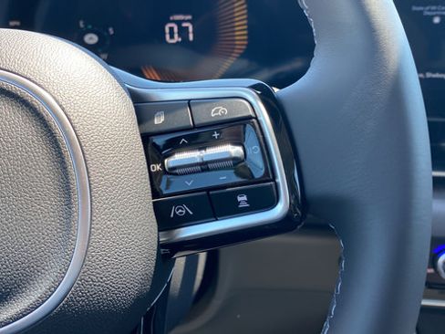 New 2026 Kia Carnival EX FWD image 37