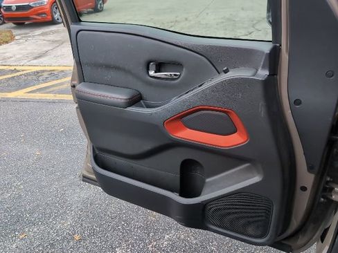 Used 2023 Nissan Frontier PRO-4X w/ Technology Package image 23