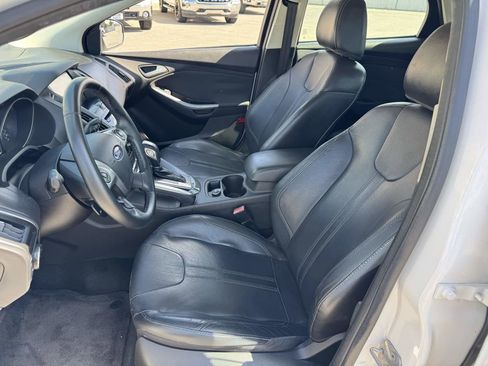 Used 2012 Ford Focus Titanium FWD image 22