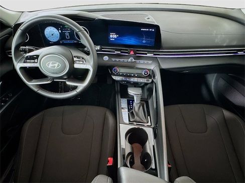 Used 2024 Hyundai Elantra SEL w/ Convenience Package image 24