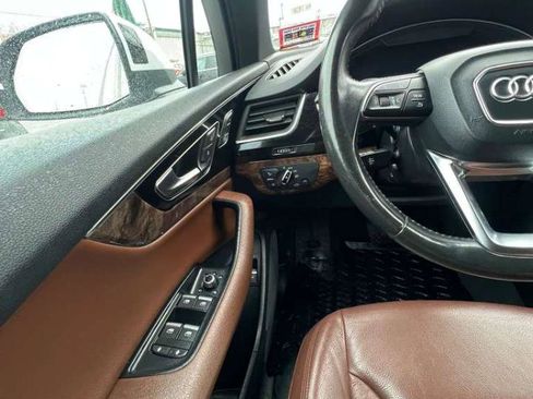 Used 2017 Audi Q7 3.0T Premium Plus w/ Premium Plus Package image 18