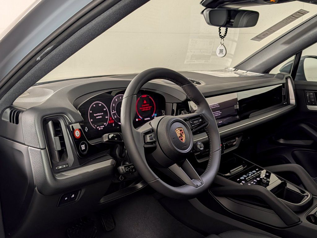 New 2026 Porsche Cayenne Coupe AWD/4WD image 4