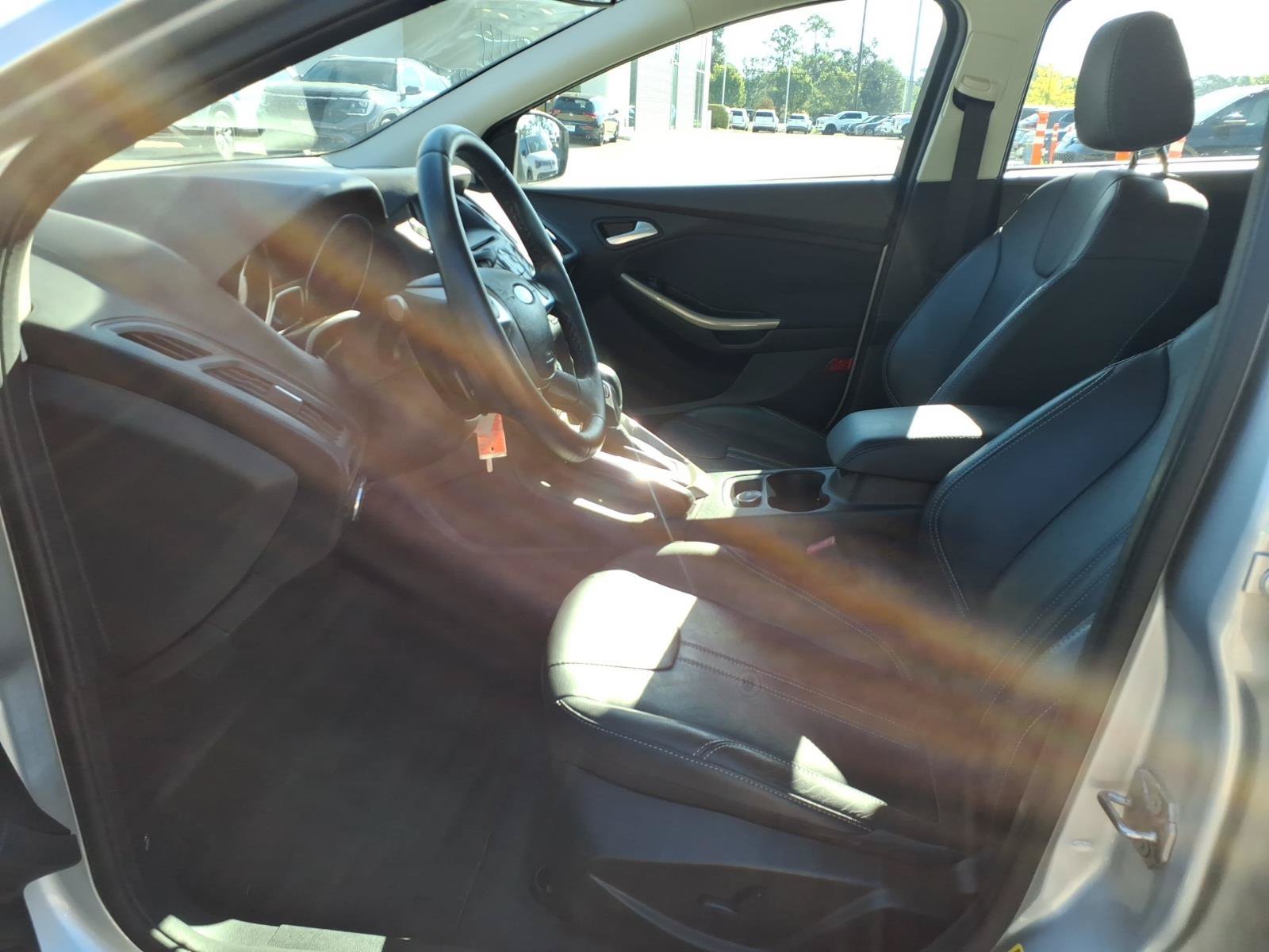 Used 2012 Ford Focus SEL FWD image 13