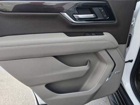 New 2026 GMC Yukon Elevation image 12