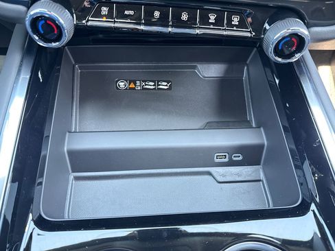 New 2026 Chevrolet Tahoe High Country AWD/4WD image 16