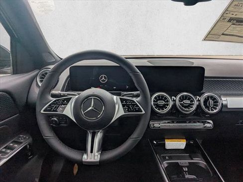 New 2026 Mercedes-Benz GLB 250 image 10