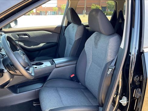 Used 2023 Nissan Rogue SV FWD image 10
