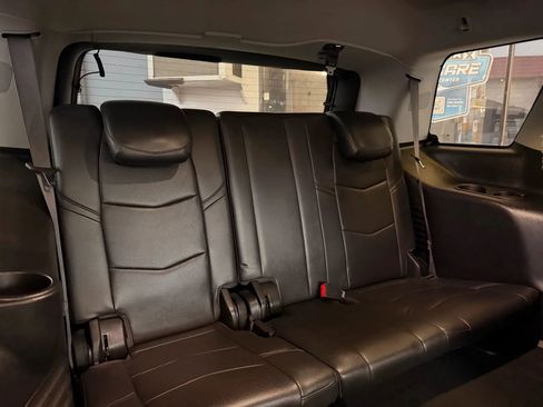 Used 2016 Cadillac Escalade Premium image 10