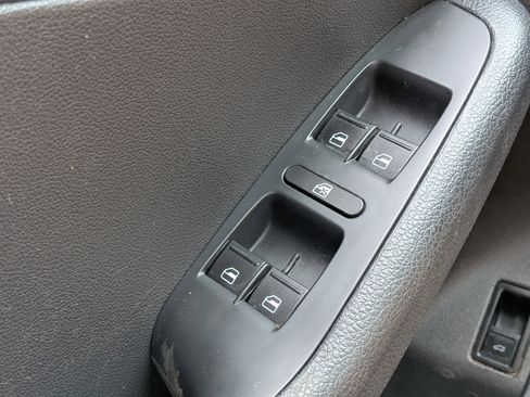 Used 2017 Volkswagen Jetta SE FWD image 22