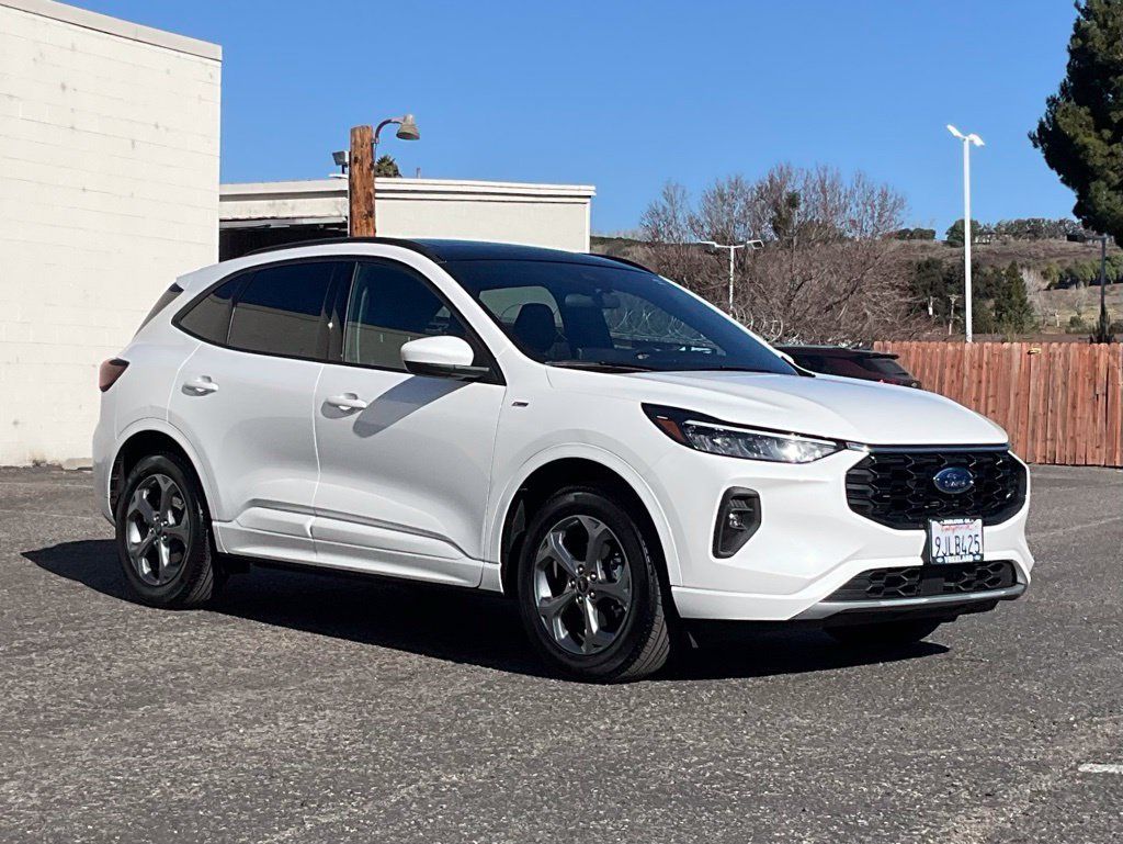 Used 2024 Ford Escape ST-Line Select w/ Tech Pack #1 AWD/4WD image 8