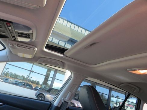 Used 2022 Subaru Crosstrek 2.5i Limited w/ Moonroof Package 1 AWD/4WD image 14