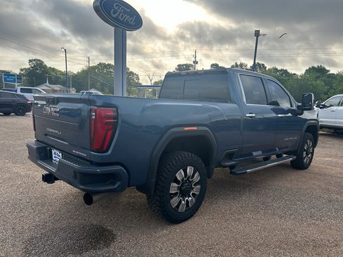 Used 2024 GMC Sierra 2500 Denali w/ Denali Reserve Package image 4