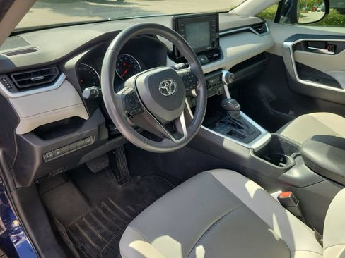 Used 2022 Toyota RAV4 XLE Premium FWD image 16
