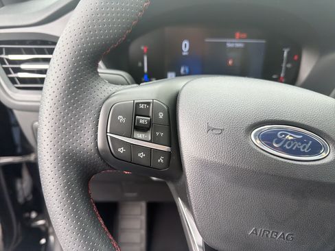 Used 2025 Ford Escape ST-Line w/ Equipment Group 301A FWD image 32