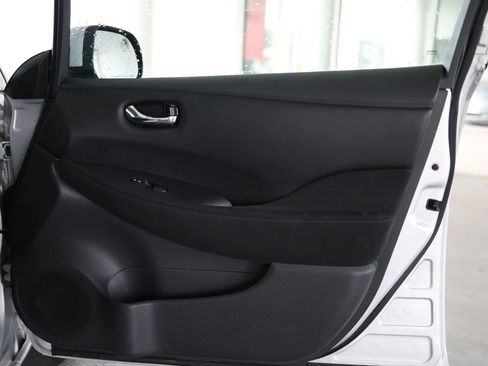 Used 2014 Nissan Leaf S image 22