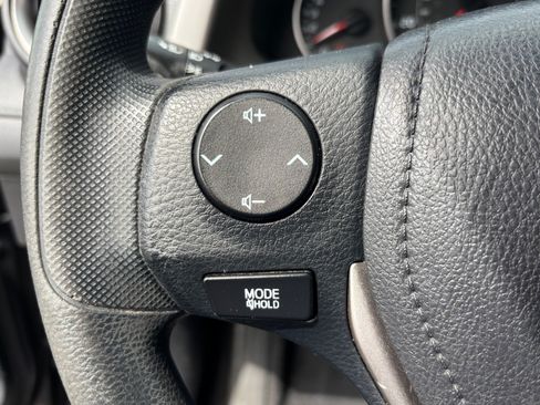 Used 2016 Toyota RAV4 LE AWD/4WD image 22
