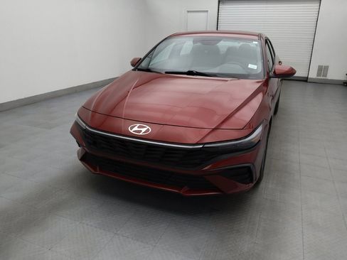 Used 2024 Hyundai Elantra SEL image 15