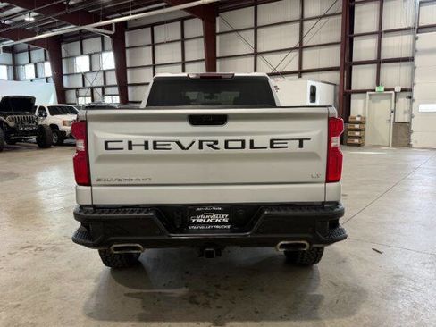 Used 2020 Chevrolet Silverado 1500 LT Trail Boss w/ Convenience Package AWD/4WD image 9