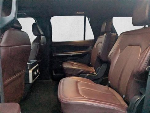 Used 2023 Ford Expedition Limited image 21