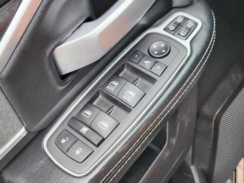 Used 2023 RAM 2500 Big Horn w/ Night Edition AWD/4WD image 31