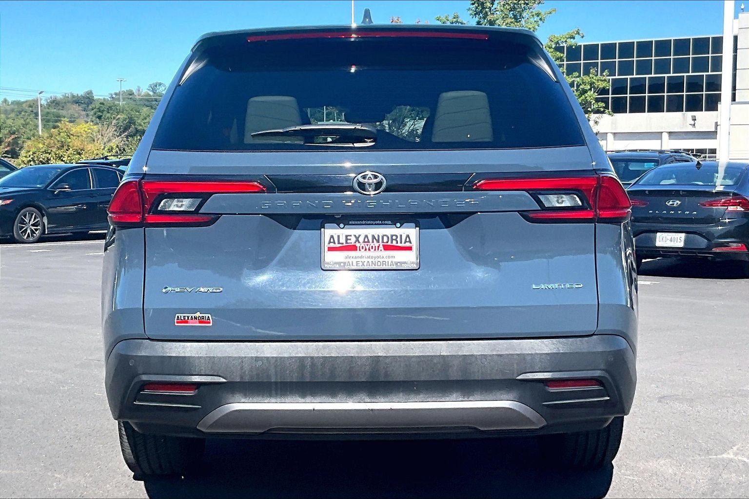 Used 2024 Toyota Grand Highlander AWD Hybrid image 4
