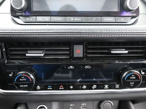 Used 2021 Nissan Rogue SL AWD/4WD image 23