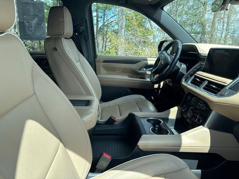 Used 2023 Chevrolet Tahoe Premier w/ Premium Package AWD/4WD image 2