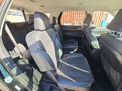 Used 2025 Hyundai Palisade SEL image 17