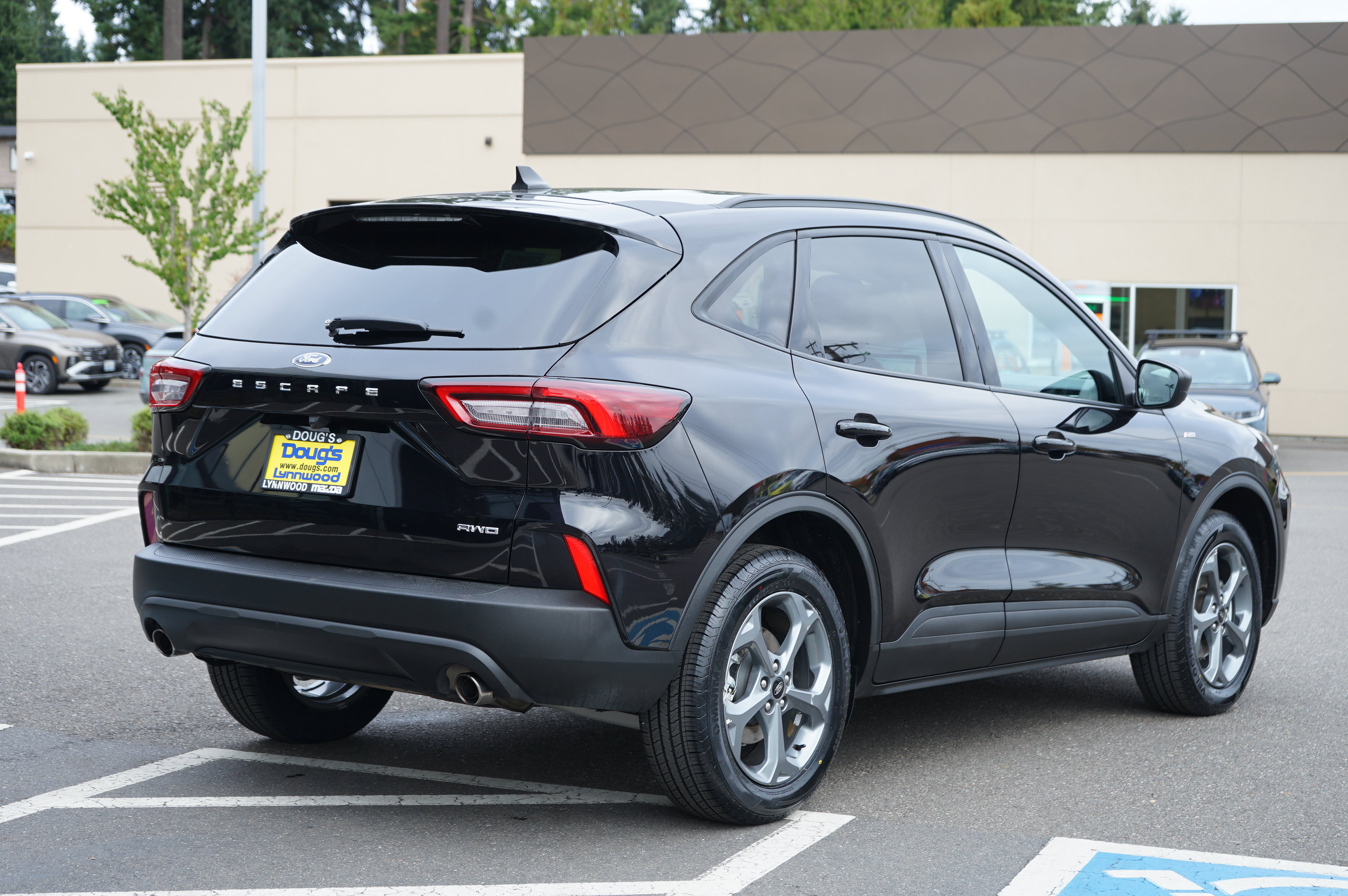 Used 2025 Ford Escape ST-Line AWD/4WD image 3