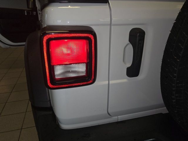 Used 2022 Jeep Wrangler Unlimited Sport AWD/4WD image 30