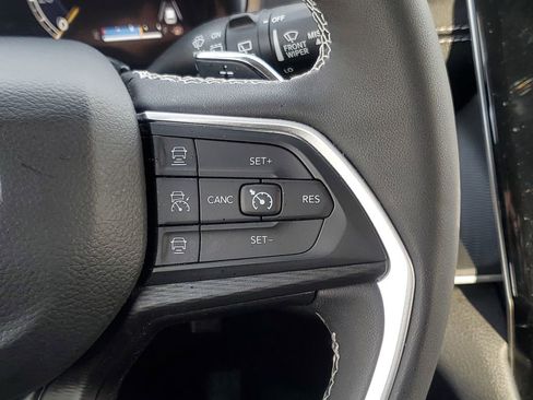 Used 2023 Jeep Grand Cherokee L Laredo w/ Luxury Tech Group I image 40