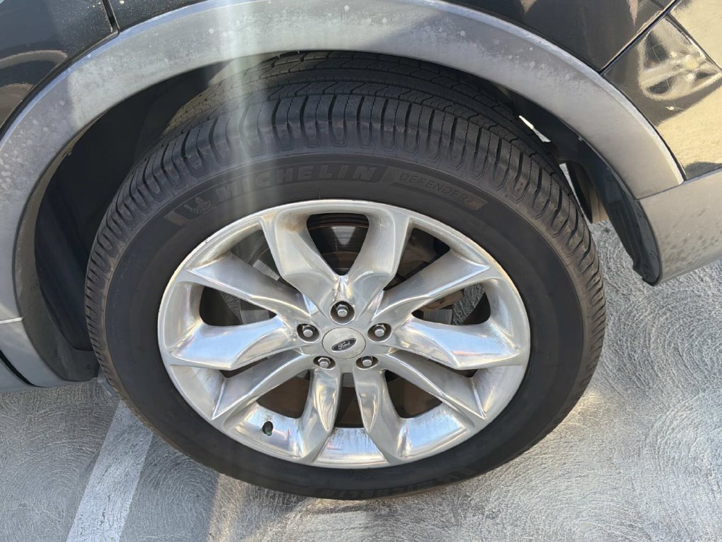 Used 2014 Ford Explorer Limited w/ Equipment Group 302A FWD image 6