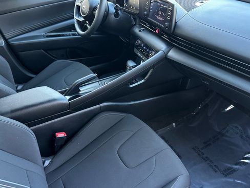 Certified 2025 Hyundai Elantra Sport w/ Cargo Package image 16