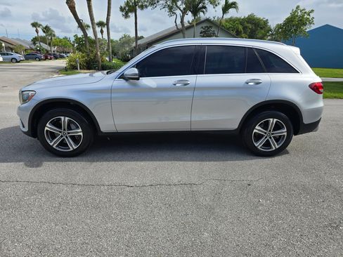 Used 2019 Mercedes-Benz GLC 300 w/ Premium Package image 8