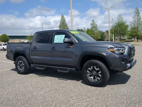 Certified 2022 Toyota Tacoma TRD Off-Road w/ TRD Premium Off Road Package image 2