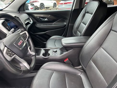Used 2023 GMC Terrain SLT image 9