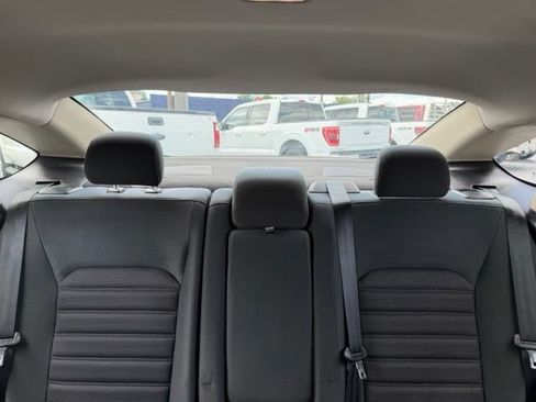 Used 2018 Ford Fusion SE w/ Fusion SE Technology Package FWD image 19