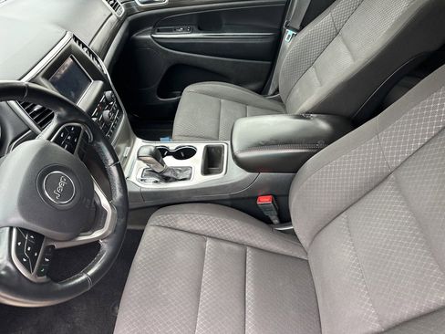 Used 2021 Jeep Grand Cherokee Laredo image 10