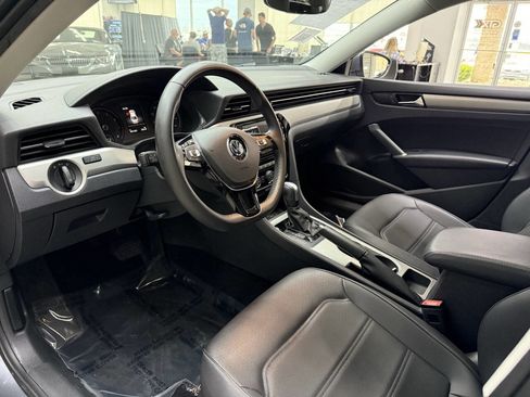 Used 2021 Volkswagen Passat 2.0T SE image 19