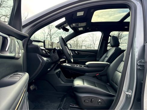 New 2026 Buick Enclave Avenir w/ Super Cruise Package image 9