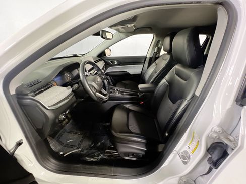 Used 2022 Jeep Compass Latitude w/ Convenience Group image 19