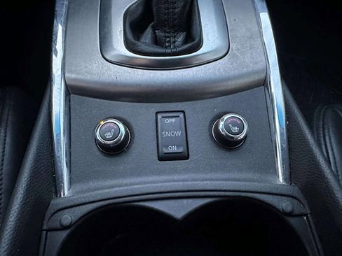Used 2011 INFINITI G37 x w/ Sport Appearance Package image 31