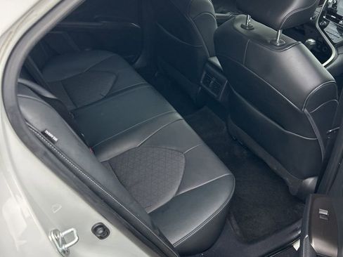 Used 2022 Toyota Camry XSE image 9