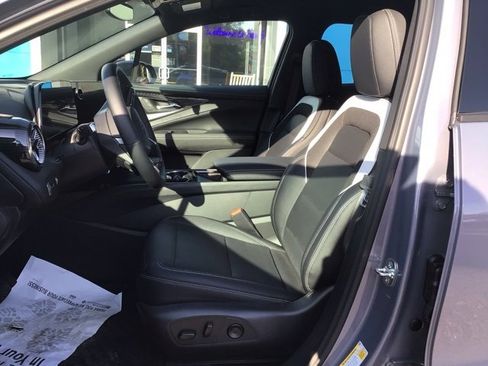 New 2025 Chevrolet Blazer EV LT image 7