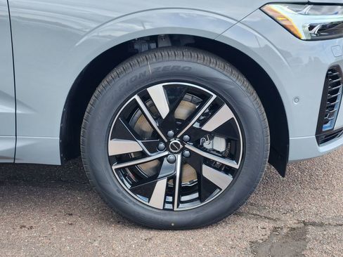 New 2026 Volvo XC60 T8 Plus w/ Protection Package Premier AWD/4WD image 30